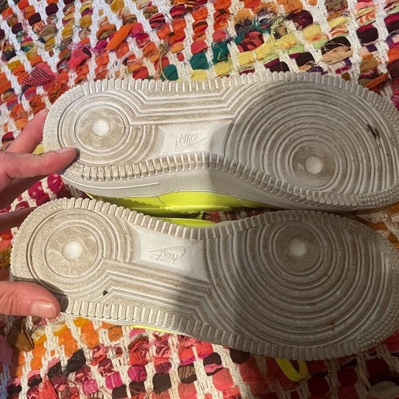 NEON Nikes! - Picture 6 of 6